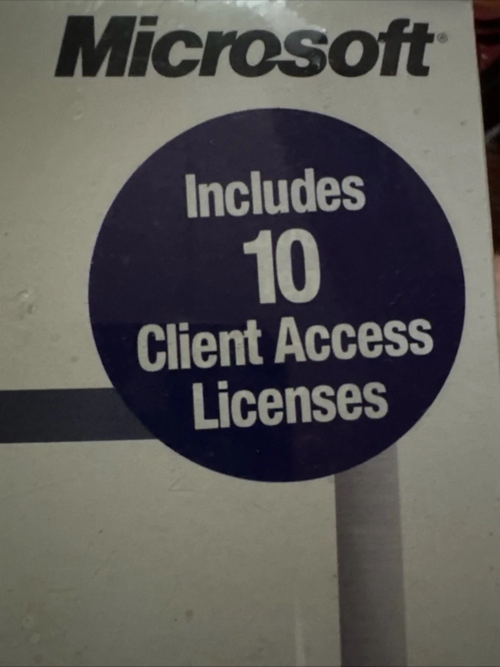 Microsoft Windows 2000 Server Retail Box - includes 10 client access Licenses